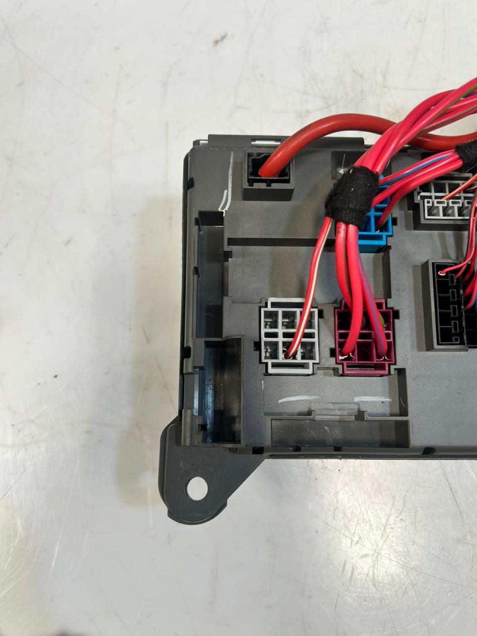 2007-2014 BMW X5 E70 and X6 E71 Rear Power Distribution Fuse Box 6931687 OEM