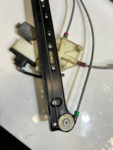 2004-2007 BMW X3 E83 Front RIGHT Door Window Regulator With Motor 7083011 OEM