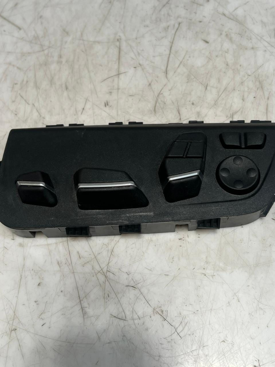 2013-2016 BMW 528i Seat Adjustment Switch 9274889