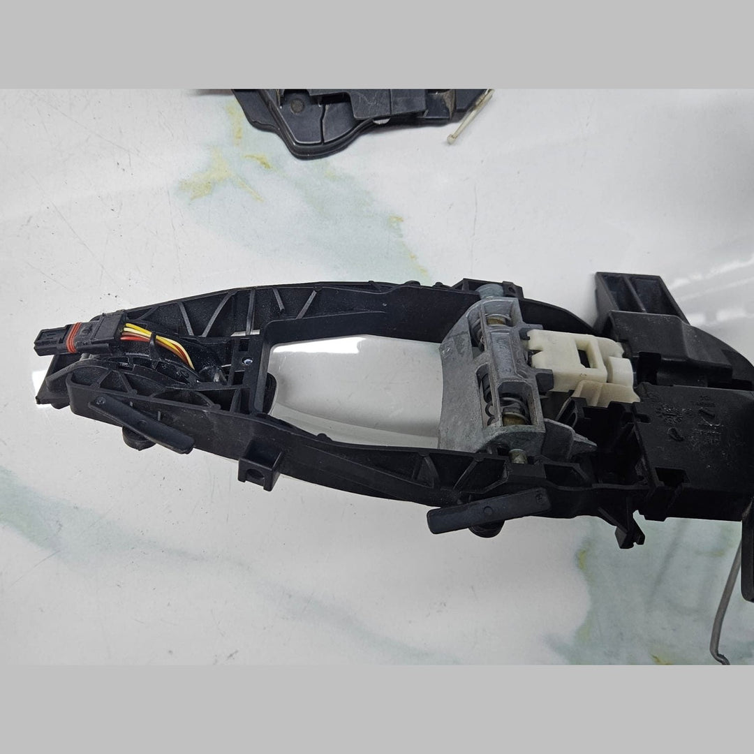BMW 3 G20 Front Right Door System Latch 5121 7445042 OEM