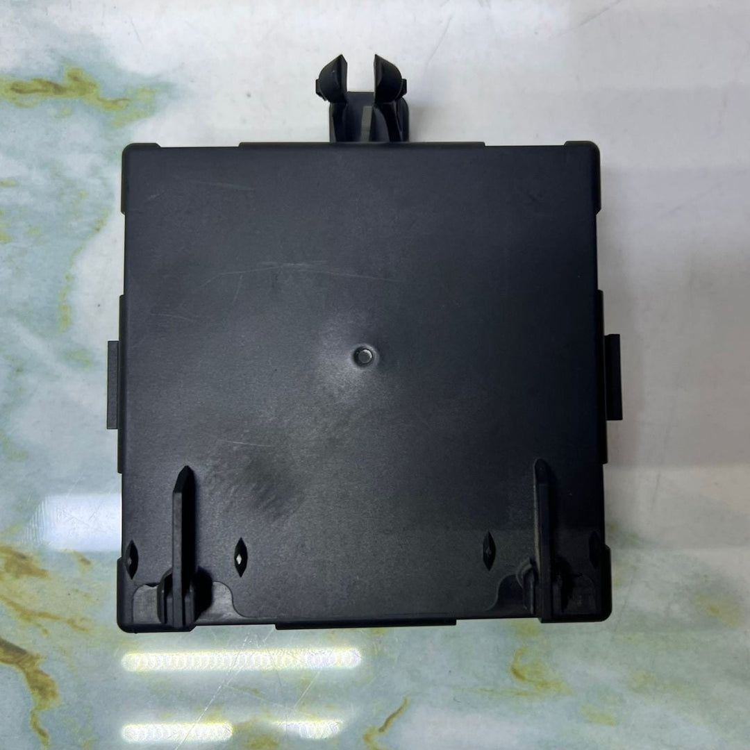 2010-2012 Mercedes-Benz E63 AMG Door Control Module A2128203685 W204 C-Class