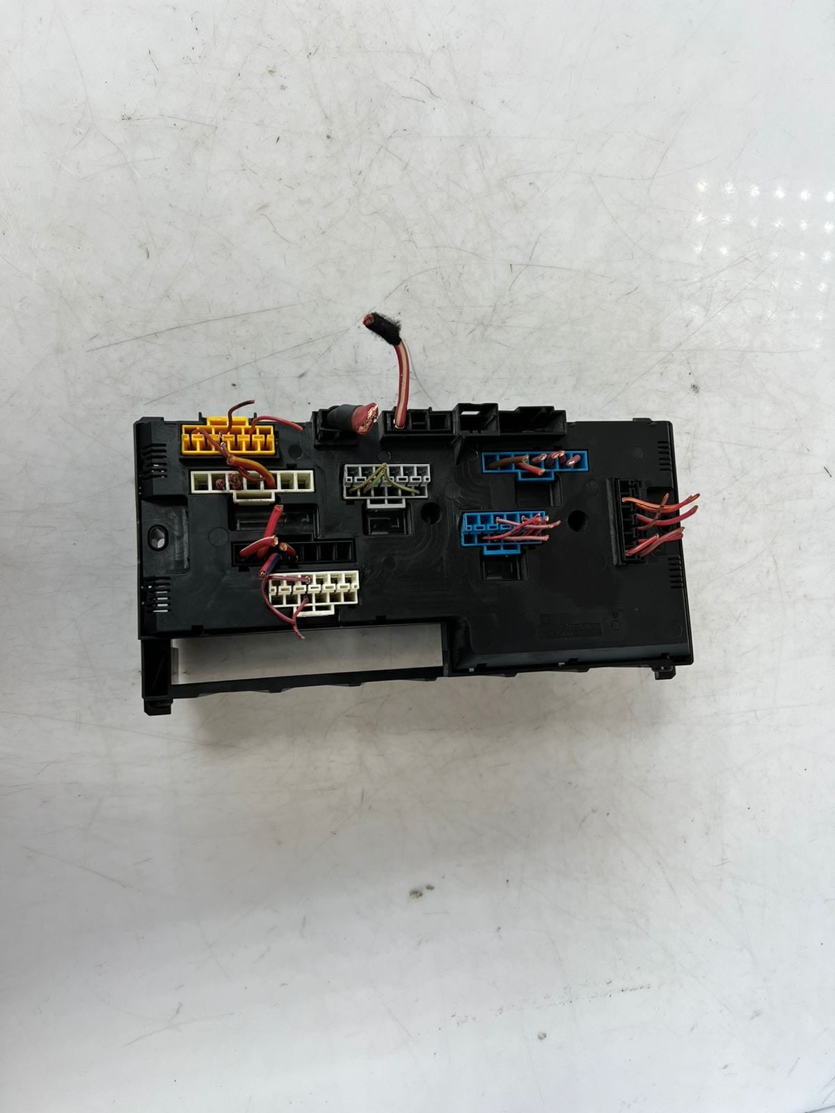 2011-2014 BMW X3 F25 Front Power Distribution Fuse Box 9210863 OEM