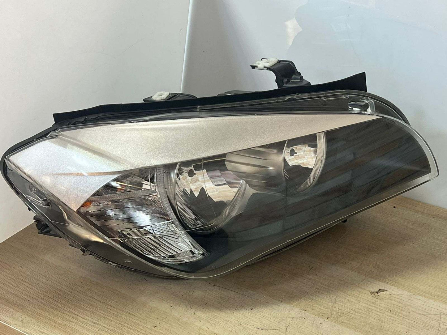 2010-2015 BMW X1 E84 Front Right Headlight 7290236 X1 E84 HELOGEN