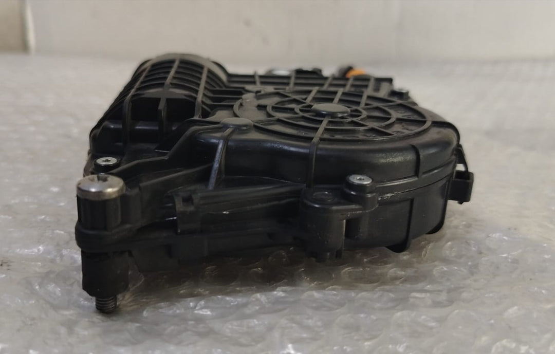 OEM BMW X5 E70  REAR RIGHT DOOR LOCK MECHANISM Automatic Closer 4153 3093 00