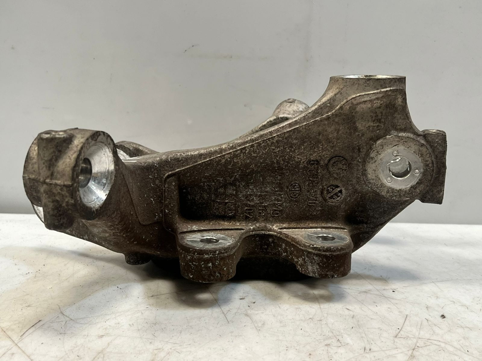 2011-2015 BMW 528i  5 Series F10 F11 AXLE Rear Wheel Bearing Hub 6793770 OEM