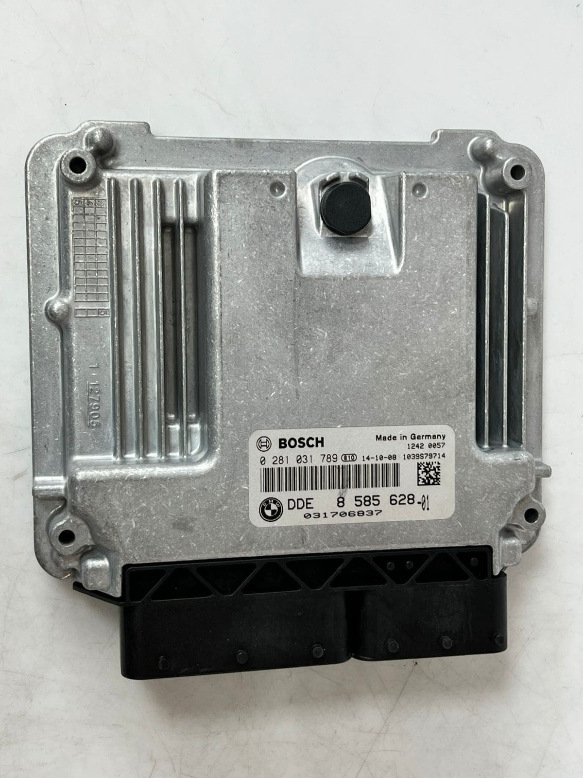 2014-2018 BMW X3 328d DIESEL Engine Control Module ECU DDE 8585628 OEM