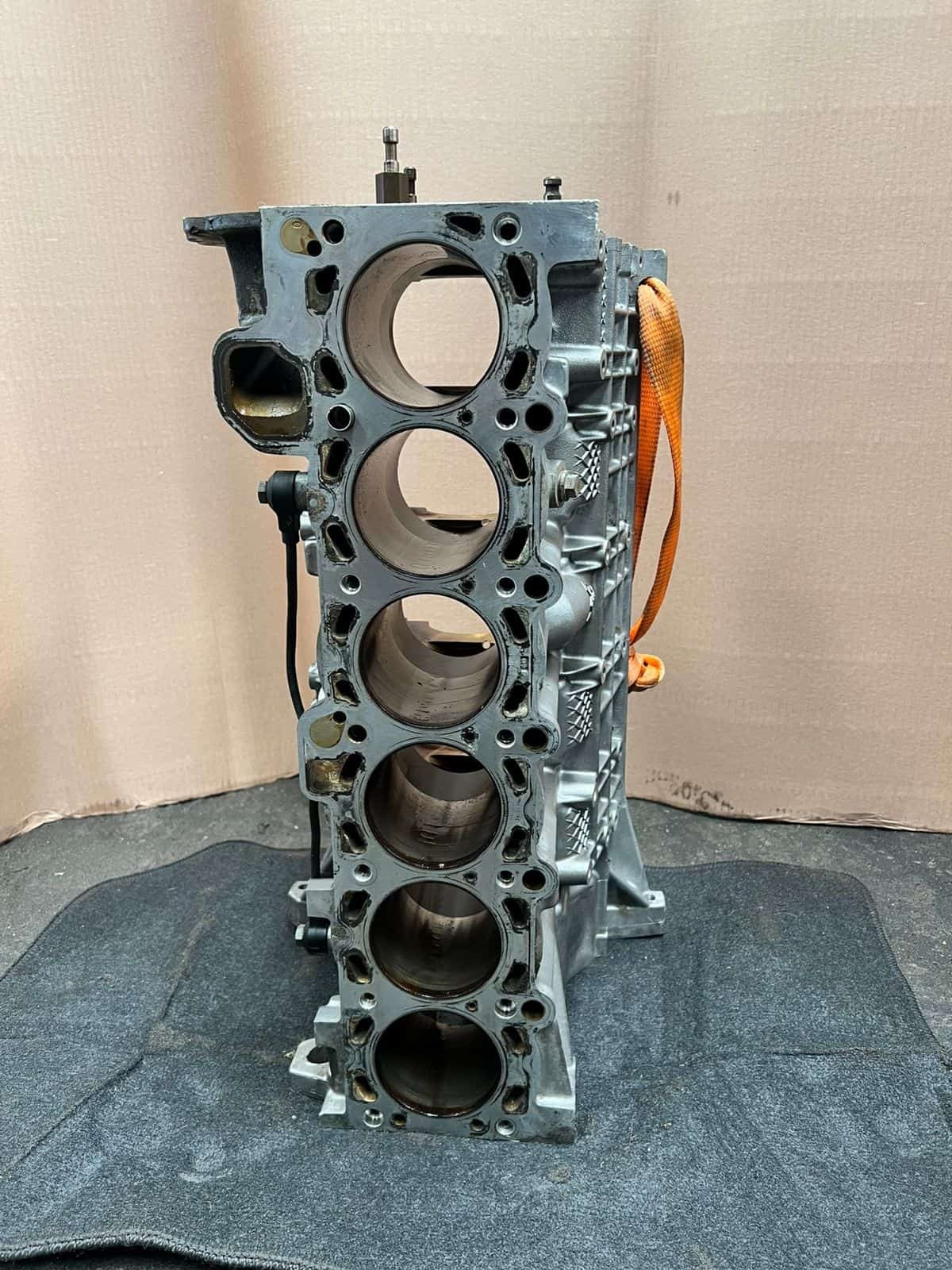 BMW 530i 3' 5' E83 E39 E60 E46 M54 ALUMINIUM inline-six Engine Block 7502903 OEM