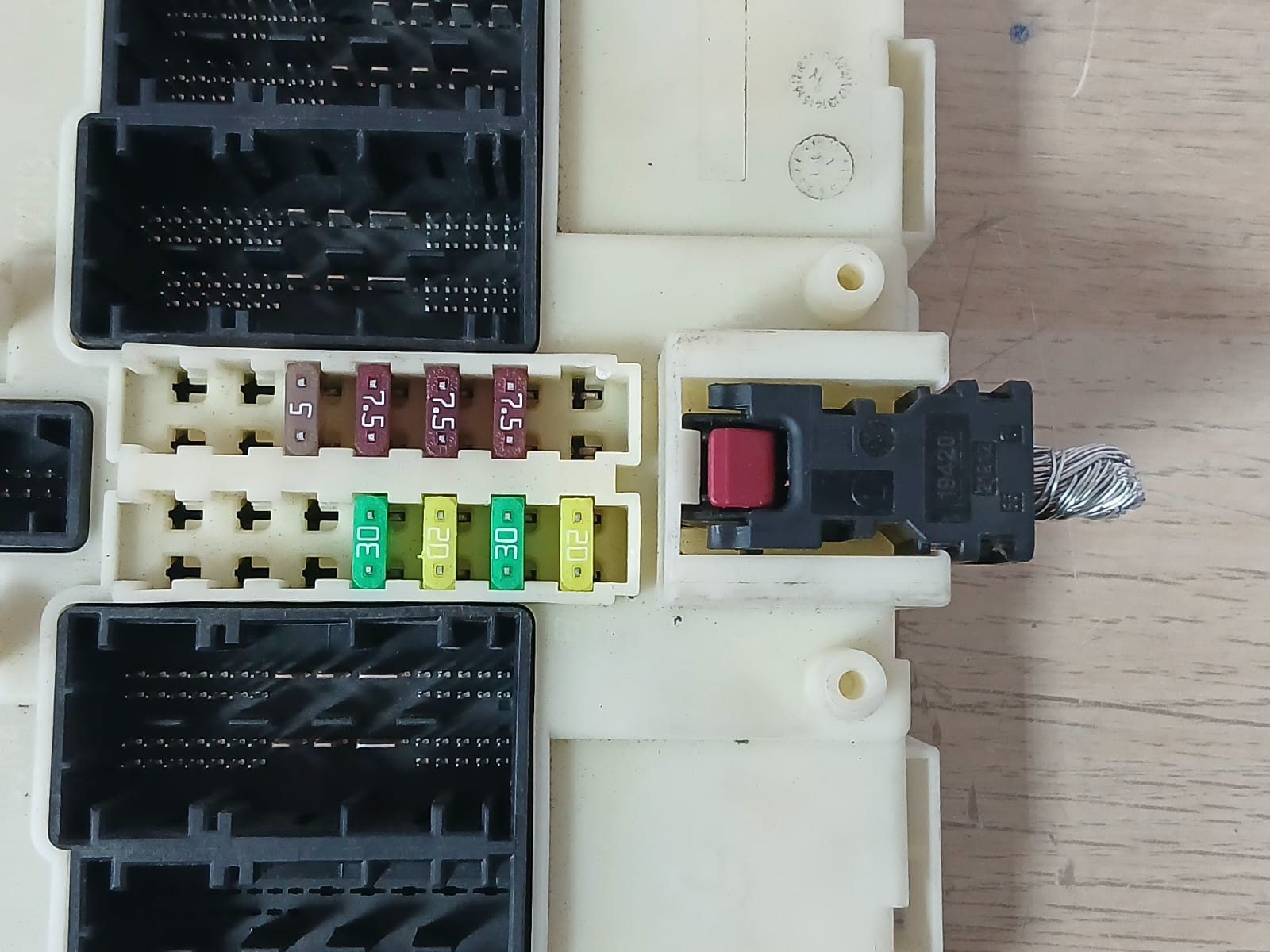 2012-18 BMW 320i Front Electronic Control Module 9387263 F30 F32 F33 F36 F80 F82