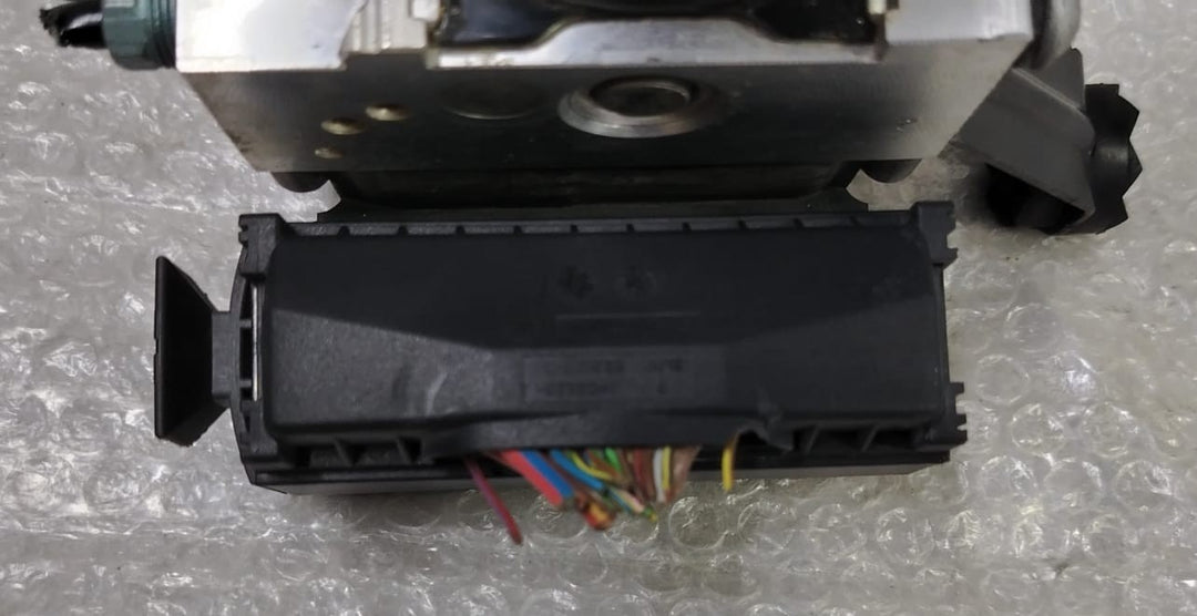OEM BMW 1 SERIES F20 F21 2012 2.0 DIESEL ABS PUMP CONTROL MODULE UNIT 6860730