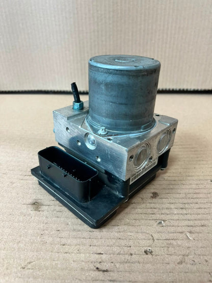 2011-2015 BMW X1 E84 xDrive 20d ABS Hydraulic Pump Control Module 6799417 OEM