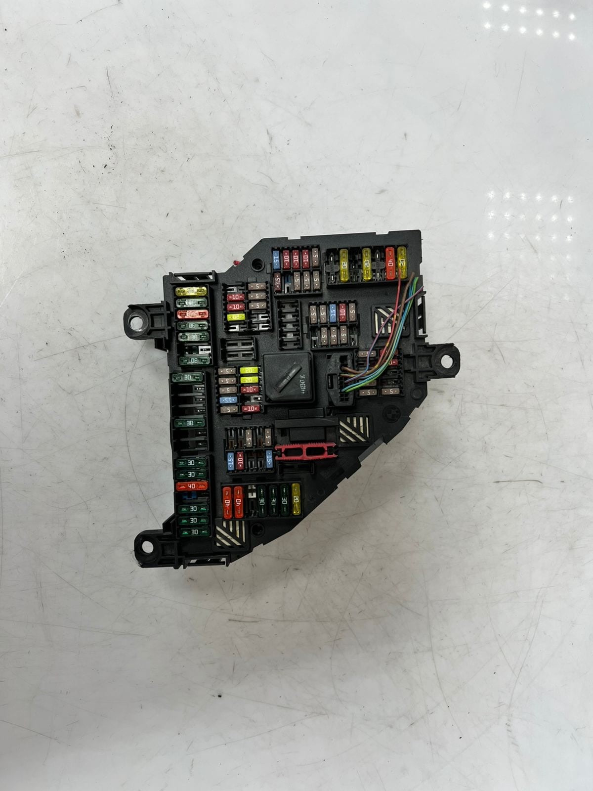 2013 BMW 750i F01 F02 F04 F06 F10 Rear Power Distribution Fuse Box 9264924 OEM