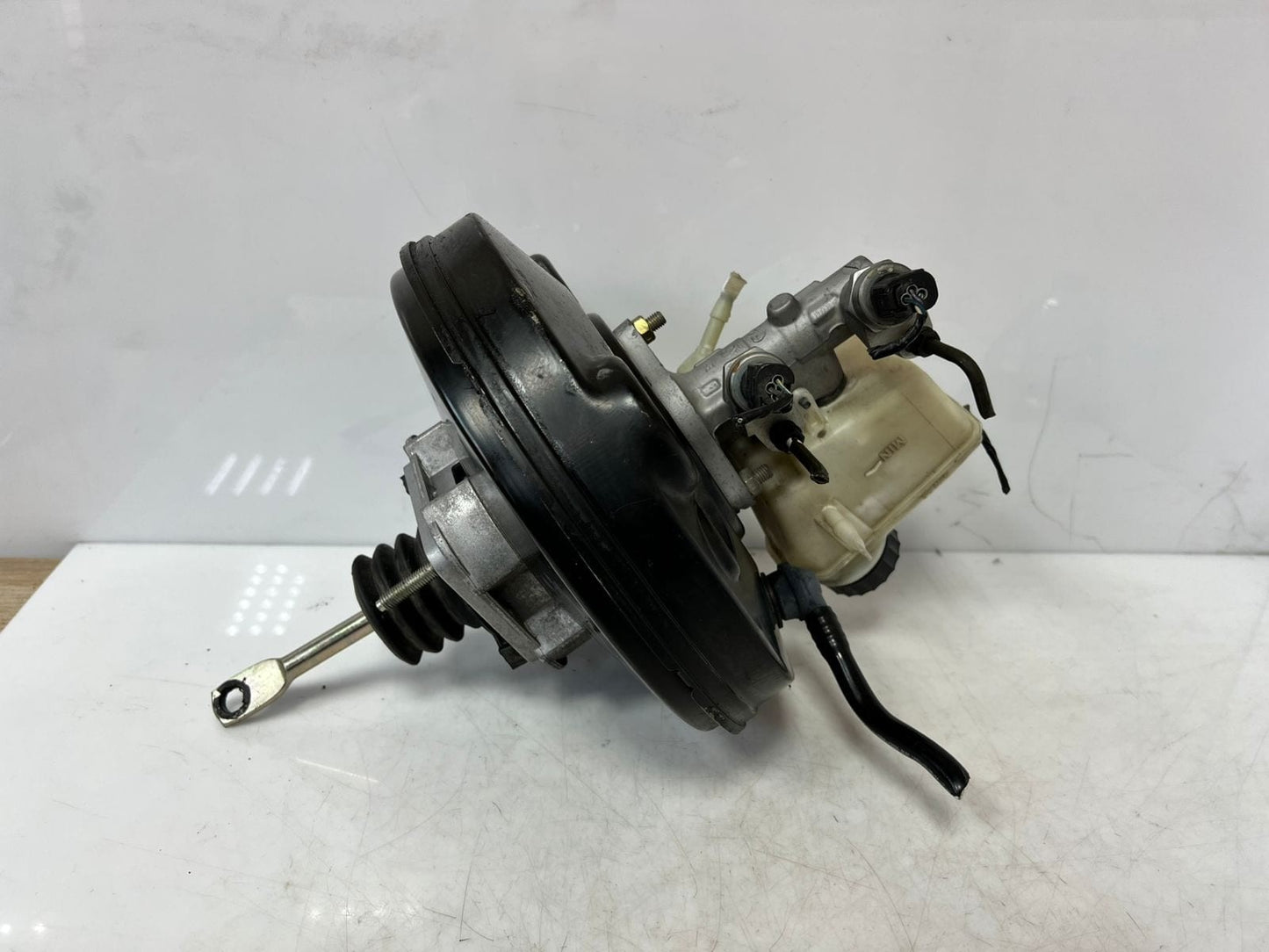 2003-2008 BMW Z4 E85 3.0 Brake Master Cylinder Servo 6757273 OEM
