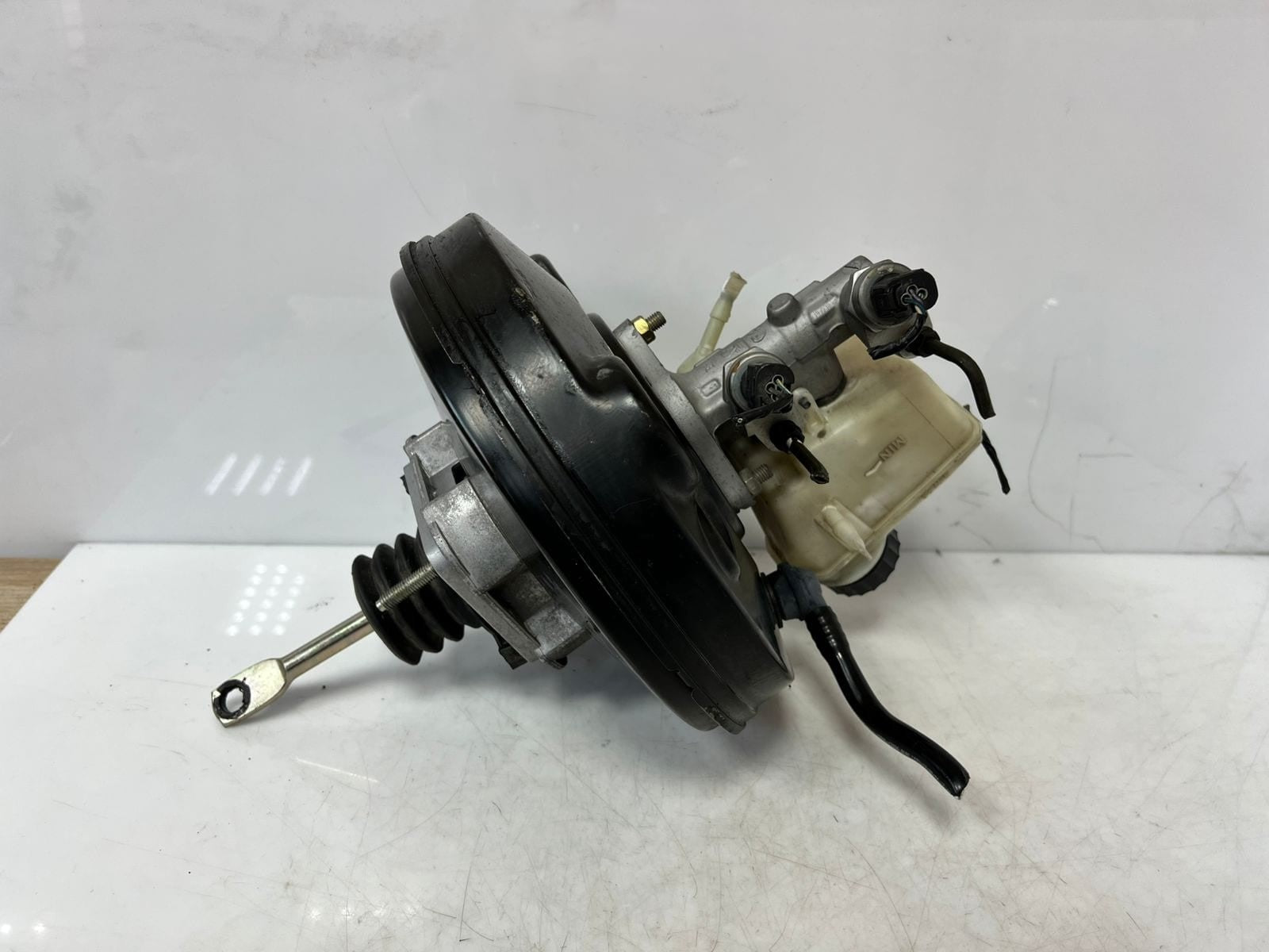 2003-2008 BMW Z4 E85 3.0 Brake Master Cylinder Servo 6757273 OEM