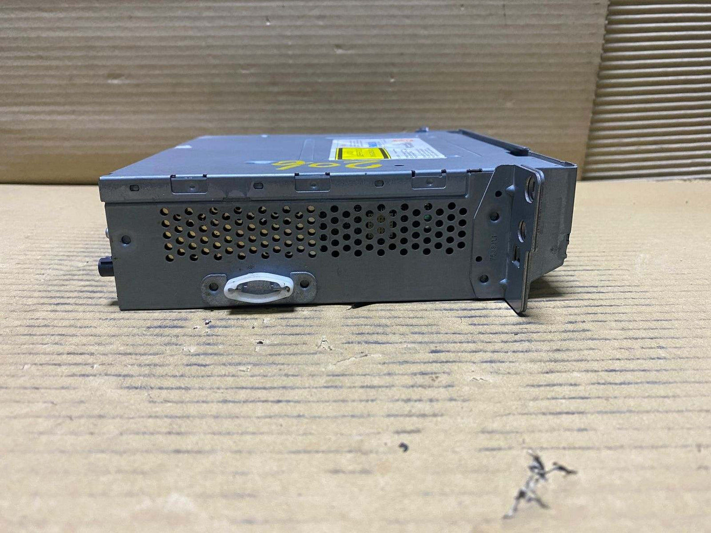 BMW Radio Player Head Unit 9237206 5 Series F07 F10 F11 F18 and 7 Series F01 F02