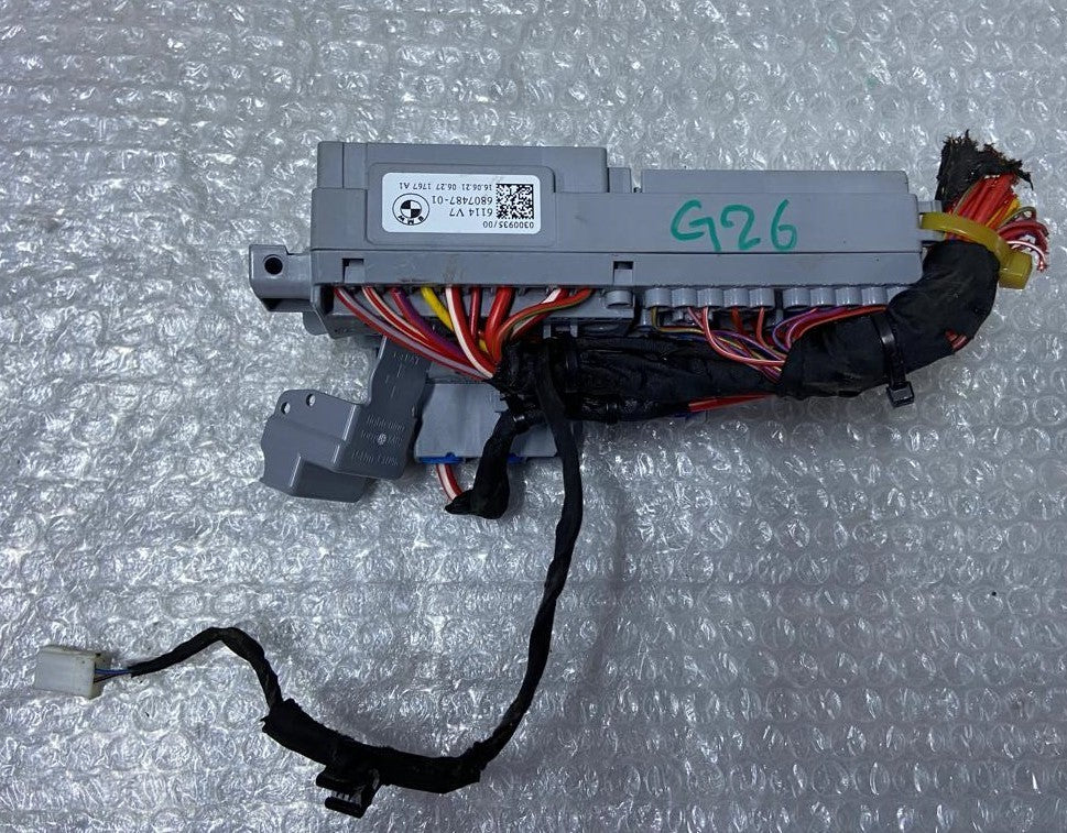 BMW M340i 330i 330e G20 G26 Front Power Distribution Fuse Relay Box 6807487