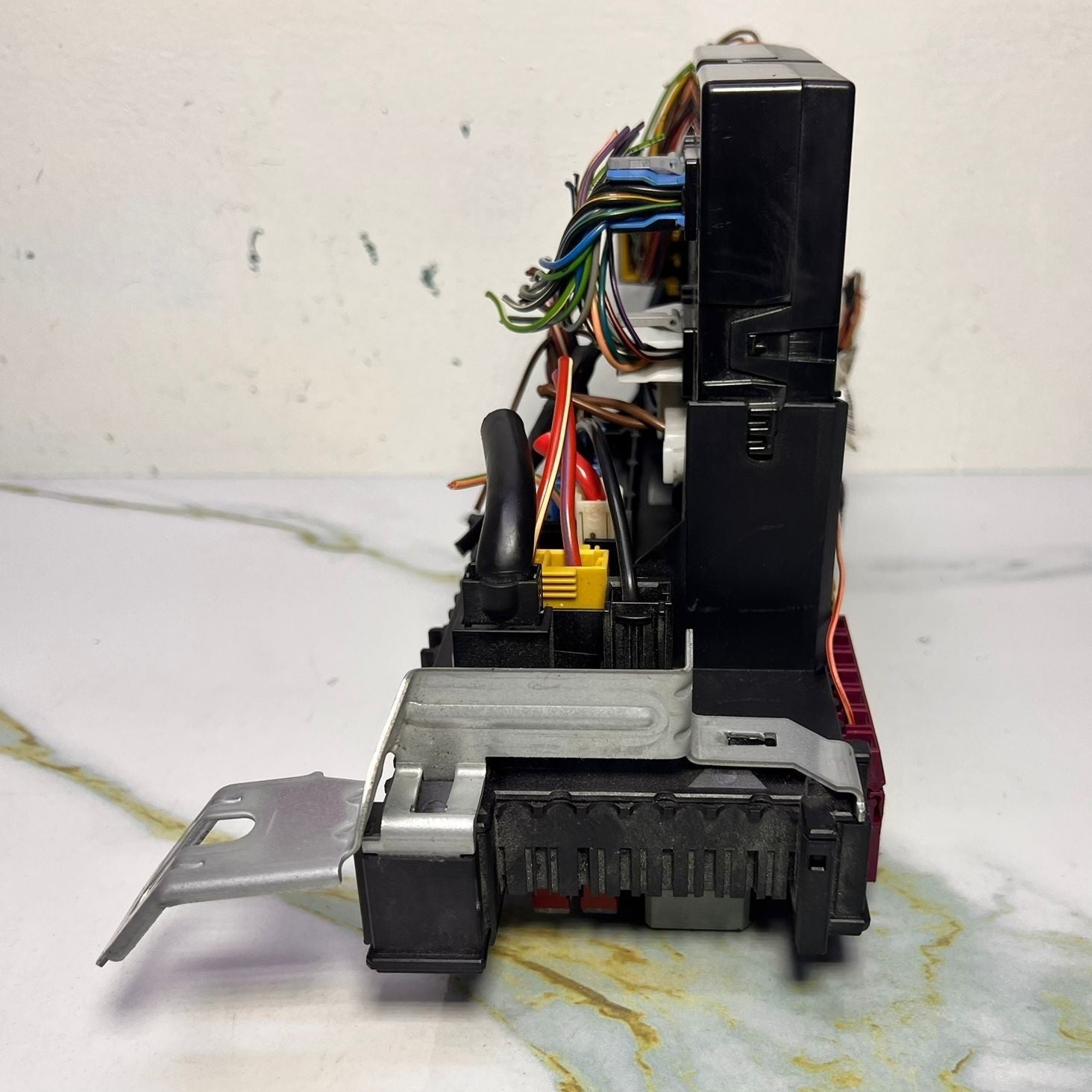 2012-2014 Mercedes-Benz C300 Rear Relay Fuse Box Sam Module 204 906 0105 W204 C2