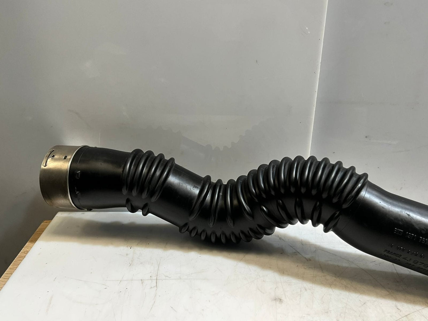 2011-16 BMW 528i 5' F10 F11 Turbo Intercooler Charge Air Intake Pipe 7612091 OEM