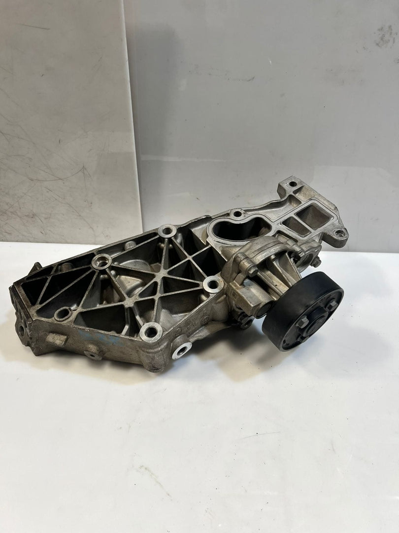 BMW F20 F21 F22 F23 F30 F31 Coolant WATR Pump With Carrier BRACKET 7644804 OEM