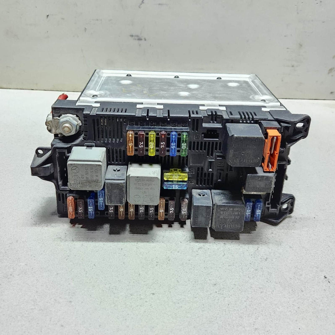 2003-2009 Mercedes-Benz E320 Front Sam Control Unit Fuse Box Module 2115457701