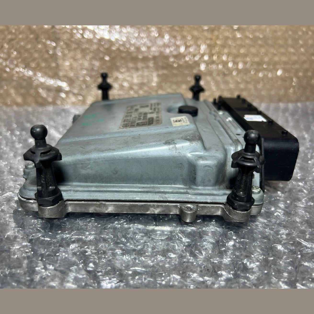 06-10 Mercedes-Benz W219 CLS Engine Control Module Unit ECM ECU A272 1533879 OEM