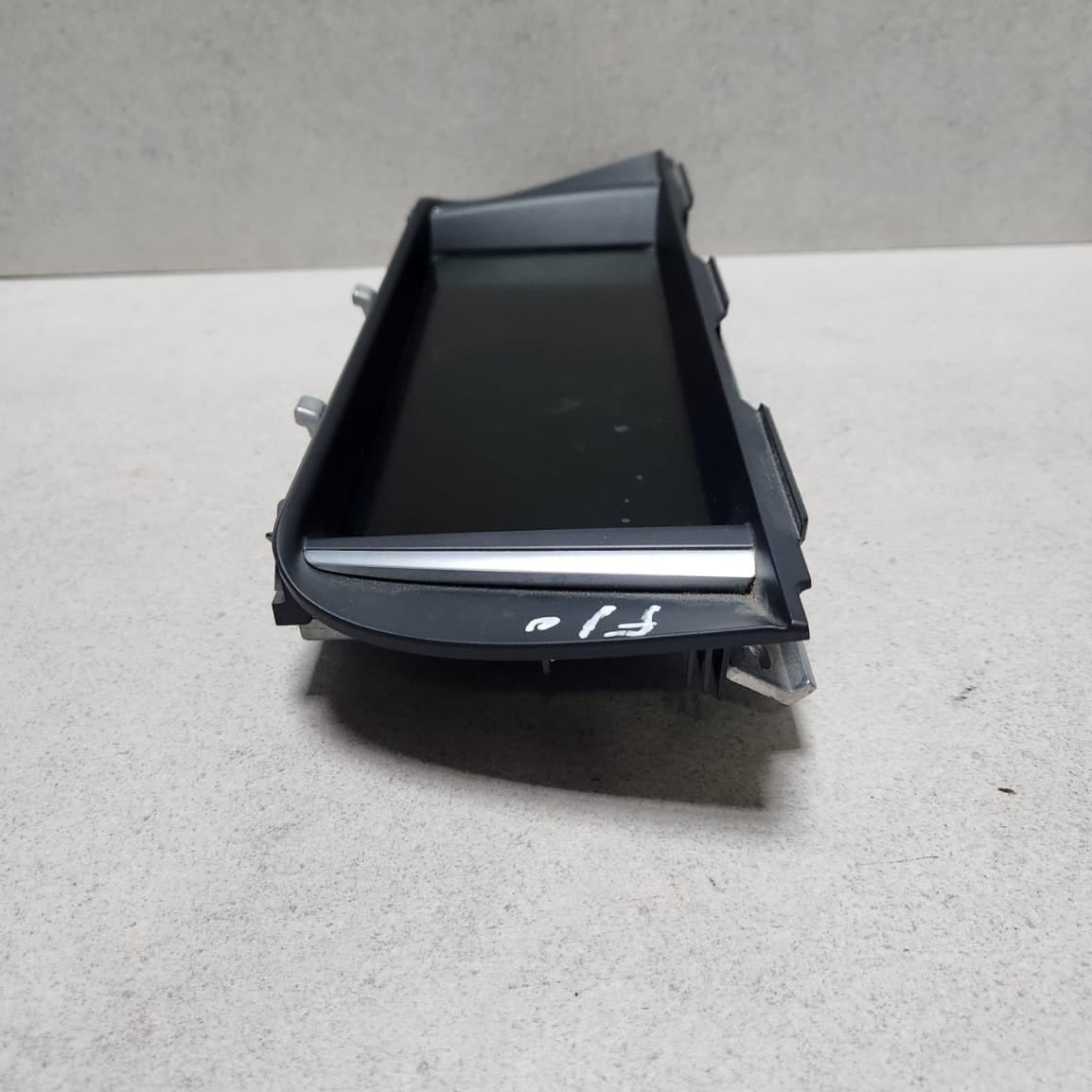 2011-2015 BMW 528i Central Information Display Screen 9289008 5 Series F10 F11