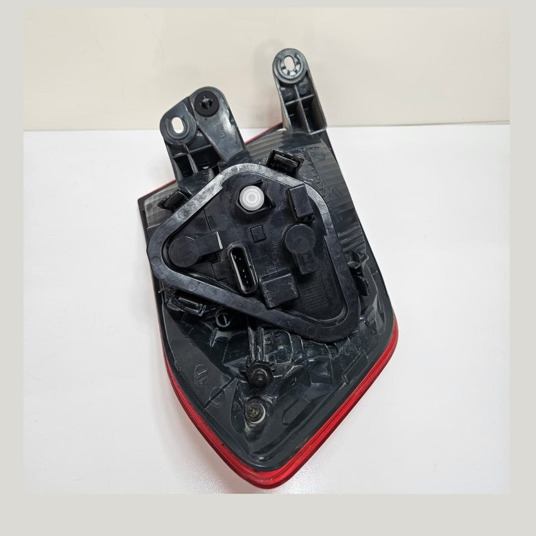 OEM BMW 3 Series F30, F35, F31 Rear Right Taillight 7259894