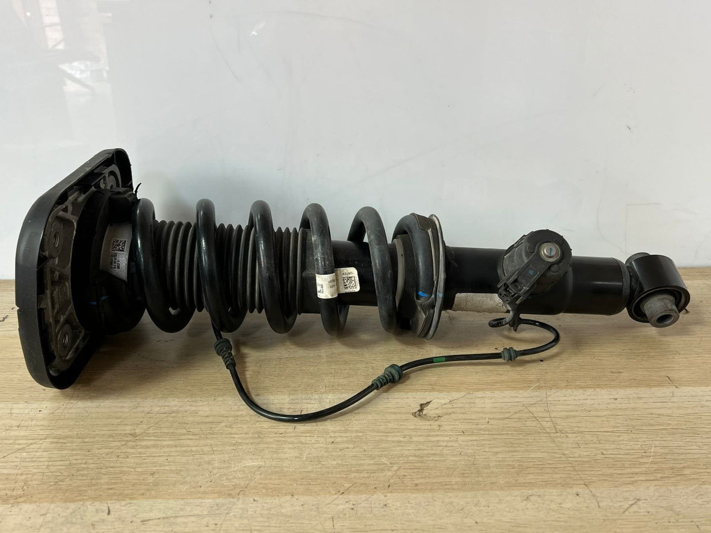 2019-2023 BMW X5 Shock Absorber 6869023 rear left G05 X5 VDC 