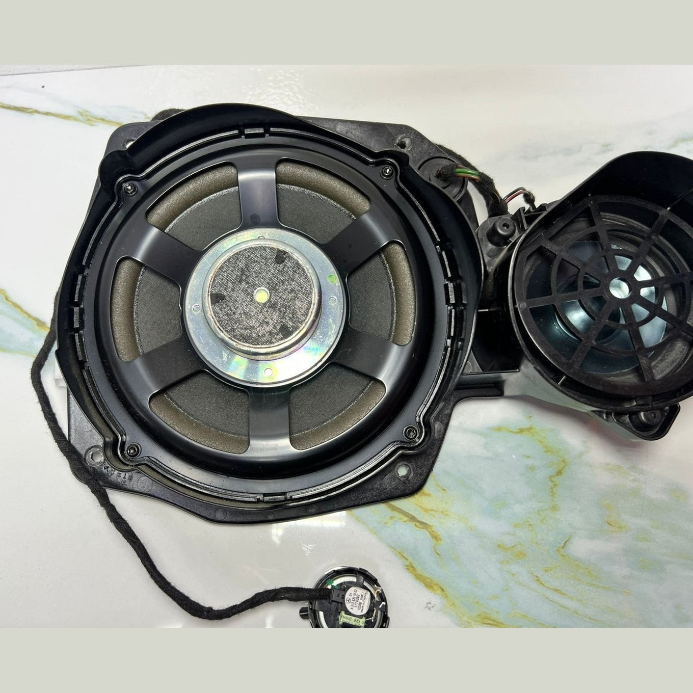 07-13 Mercedes-Benz W221 Front Door Right Bottom Speaker Logic7 A221 8205902 OEM