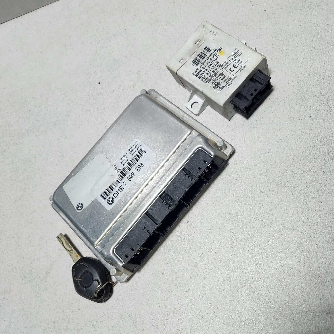2000-2006 BMW X5 Engine Control Module 7508698 X5 E53 4.4L M62