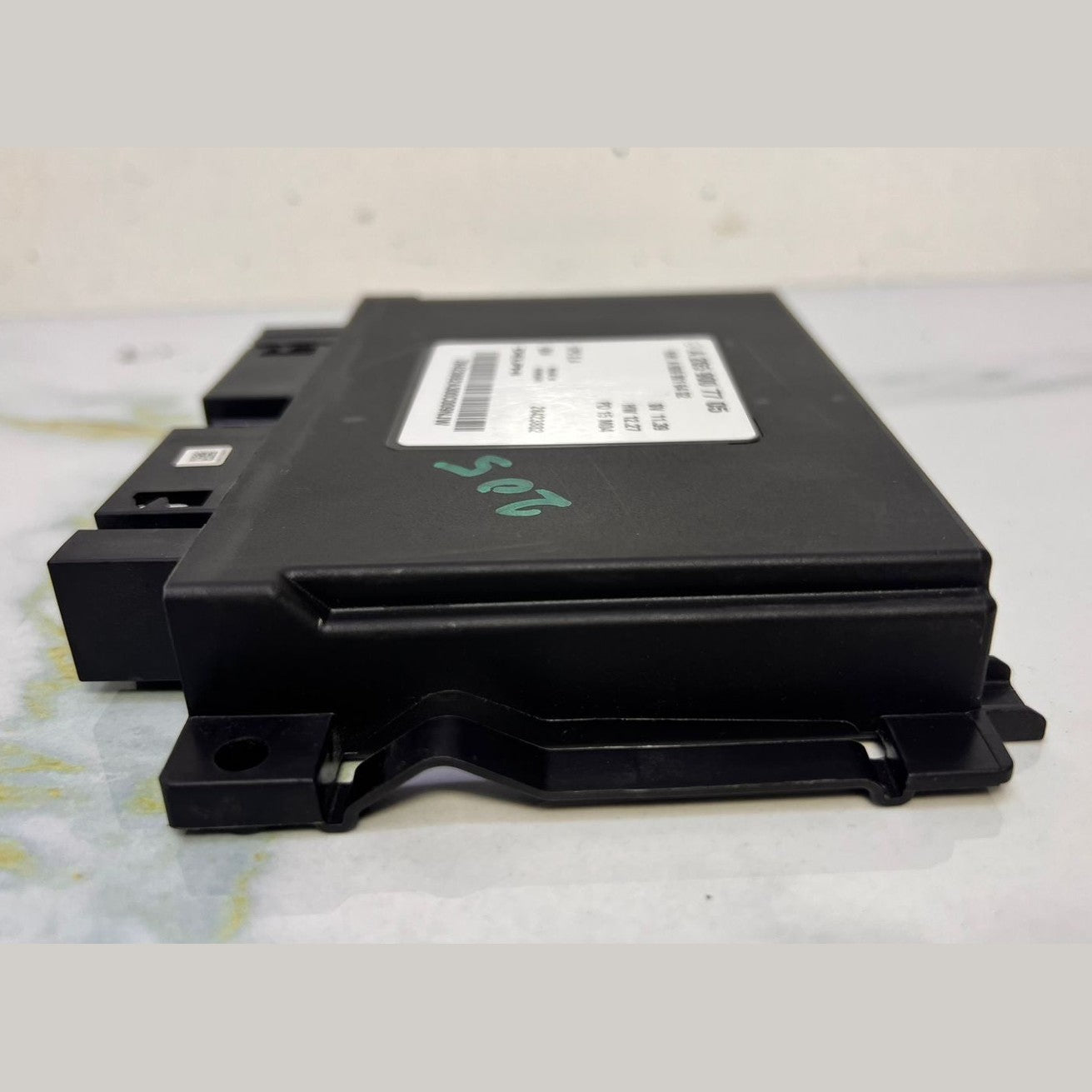Mercedes-Benz W205 Drivetrain Control Unit A 205 900 77 05