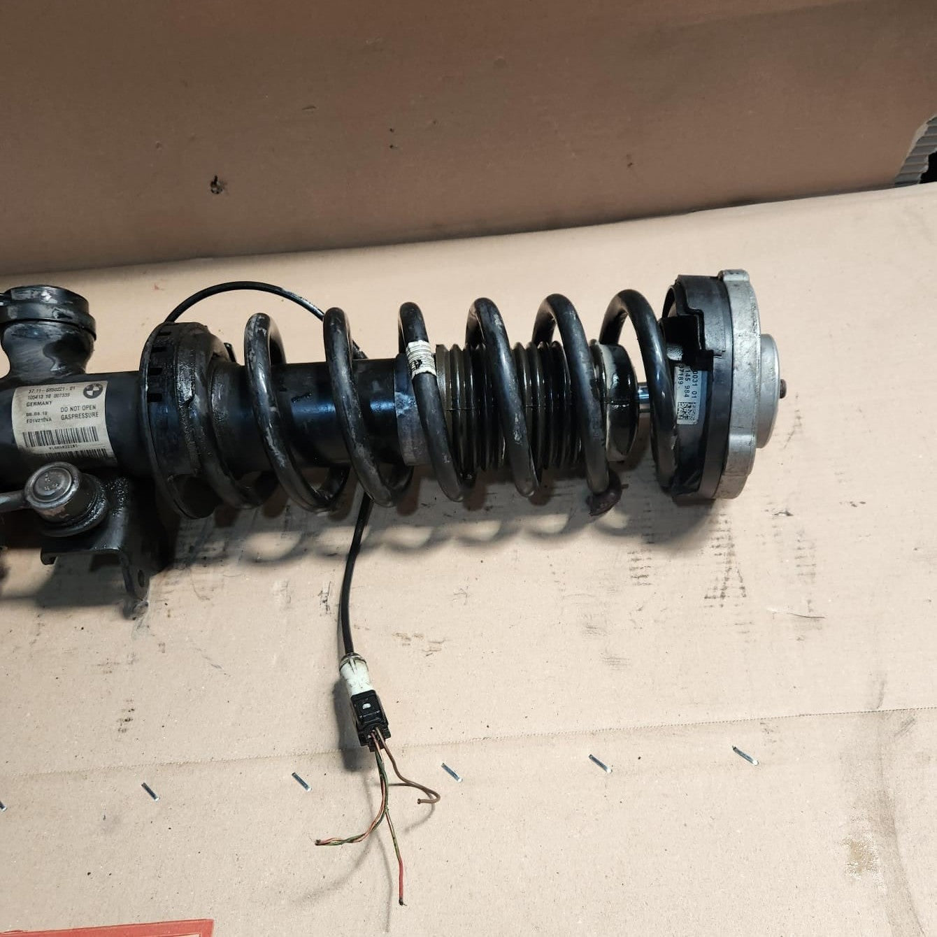 2010-2016 BMW 550i Shock Absorber Strut Front Left 6850221 5 Series F07 GT 