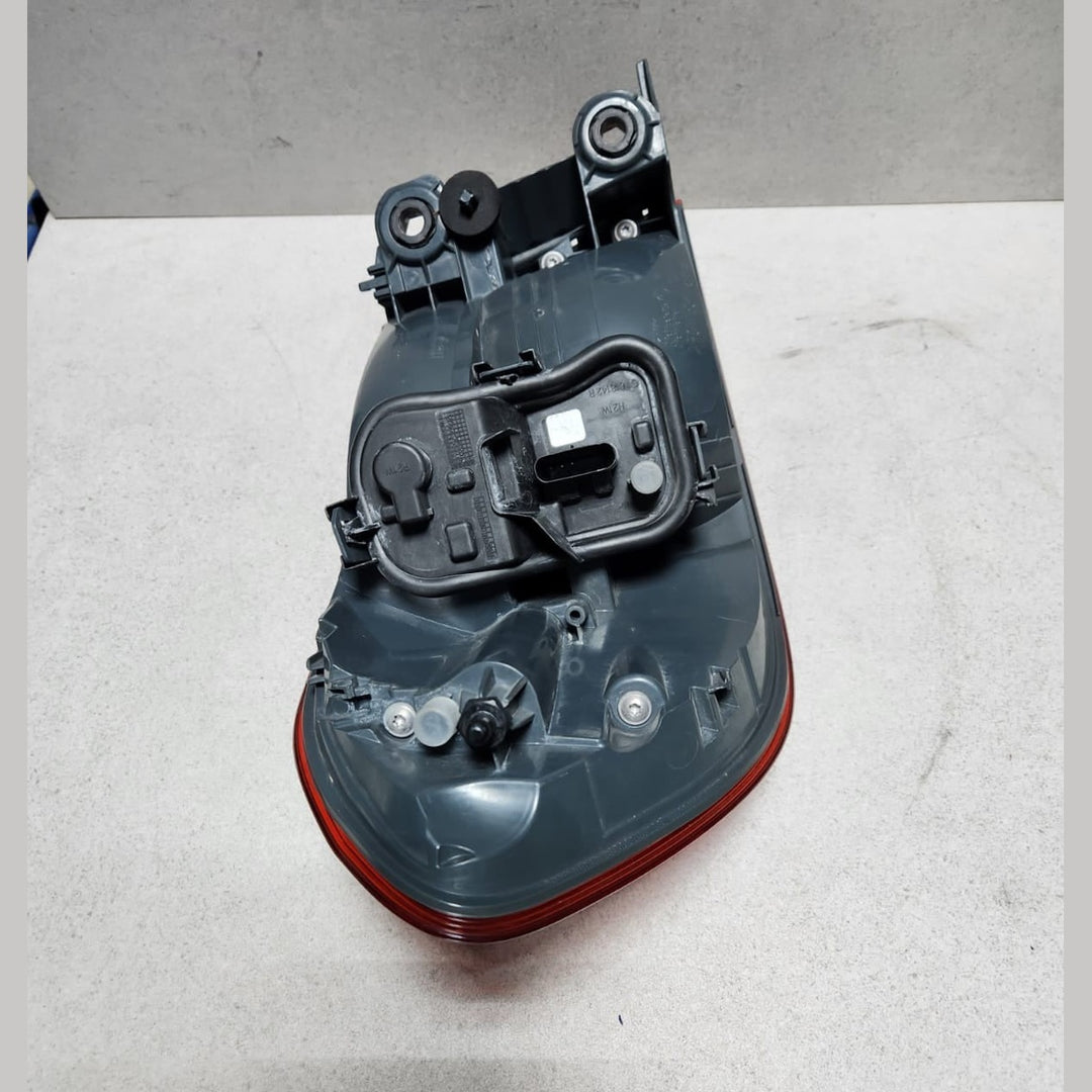 2015-2017 BMW M4 Rear Right Tail Light 7296100 M4 F82 and 4 Series F32 F33