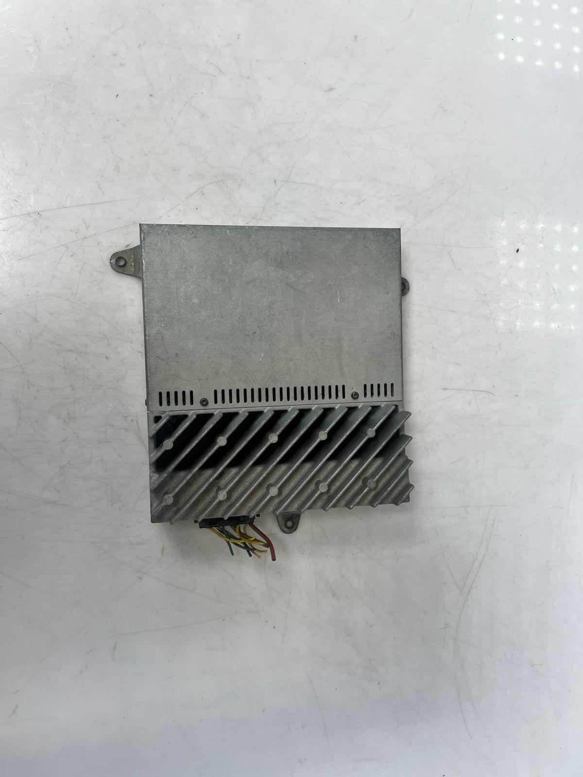 1998-2000 BMW E39 5 Series 525i 528i 530i 540i Audio Radio Amplifier 8374535 OEM