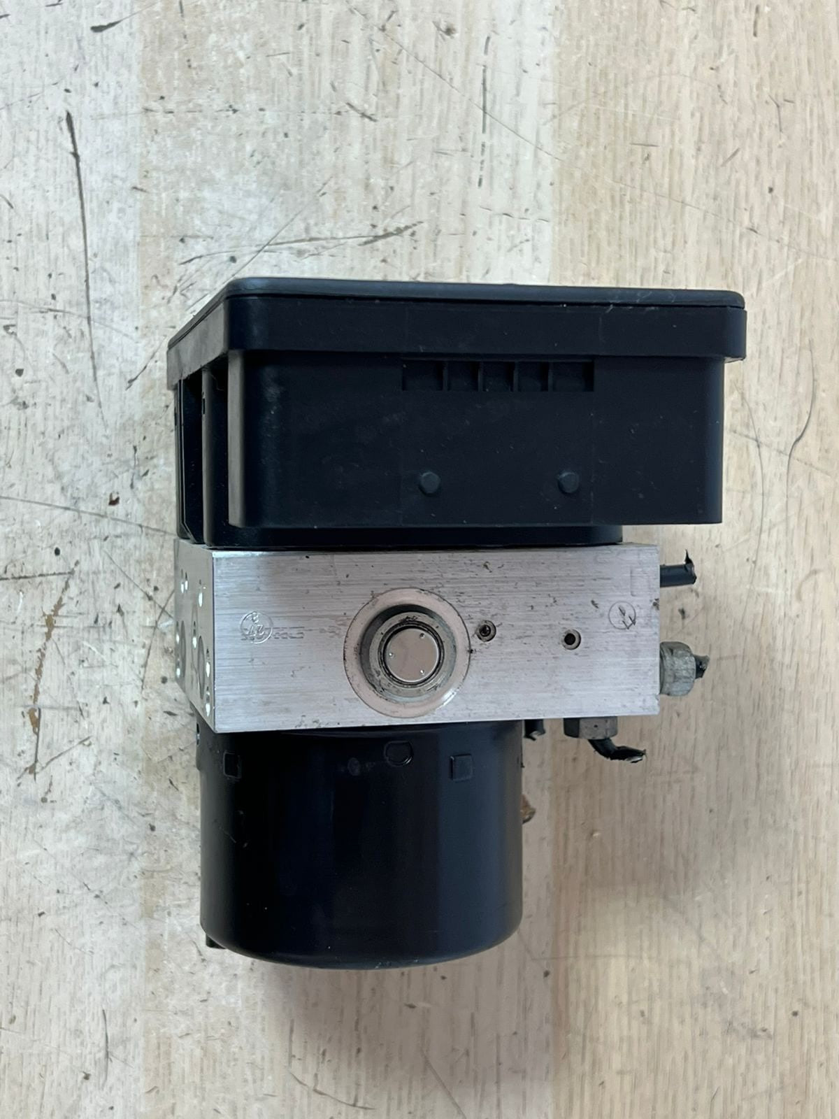BMW 1 3 series E81 E82 E87 E90 E91 E92 ABS DSC BRAKE PUMP CONTROLLER 6787837