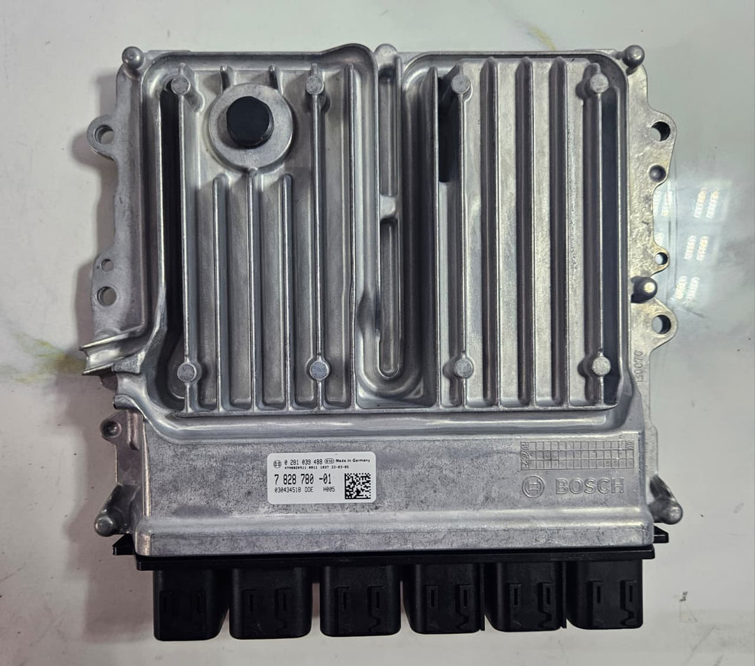 OEM BMW G07 BMW X7 30dX MAY 2022 ENGINE CONTROL ECU KIT DDE BOSCH 7828780 RHD