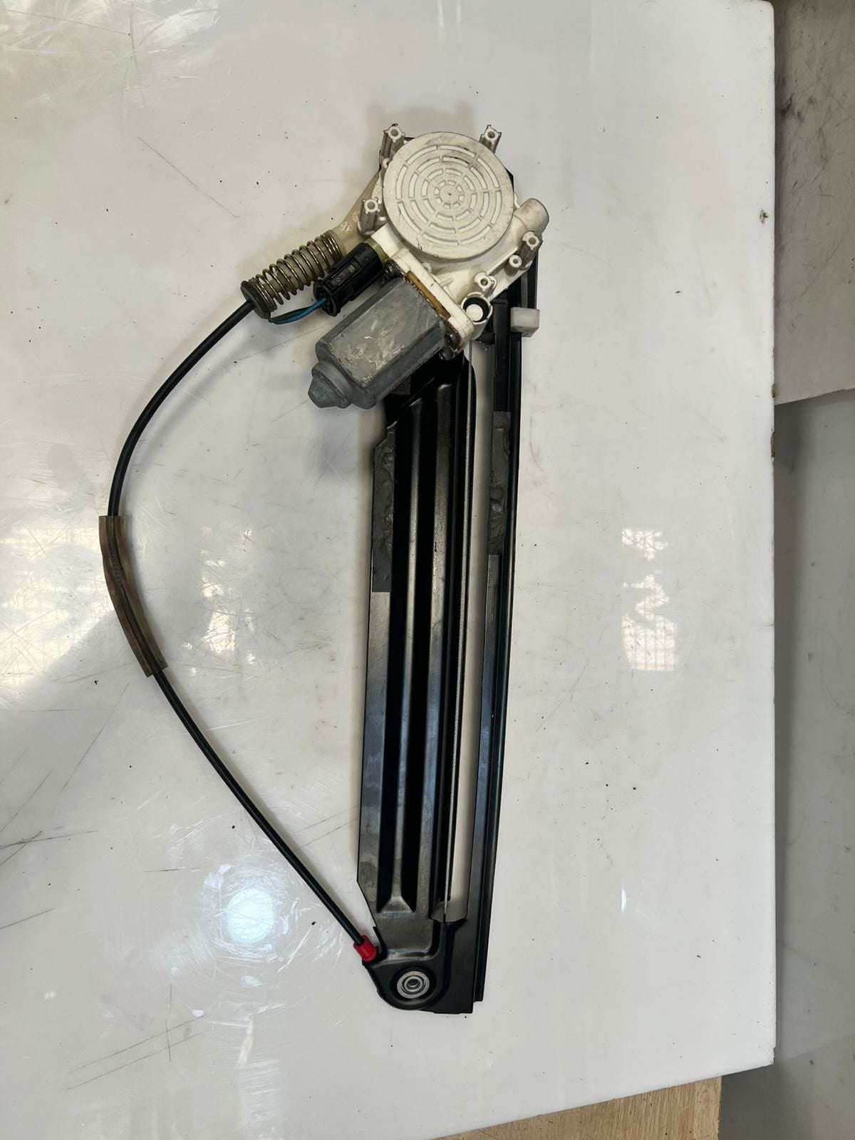 1999-2000 BMW M5 E39 5-Series Z8 FRONT LEFT Door Window Regulator Motor 8360511