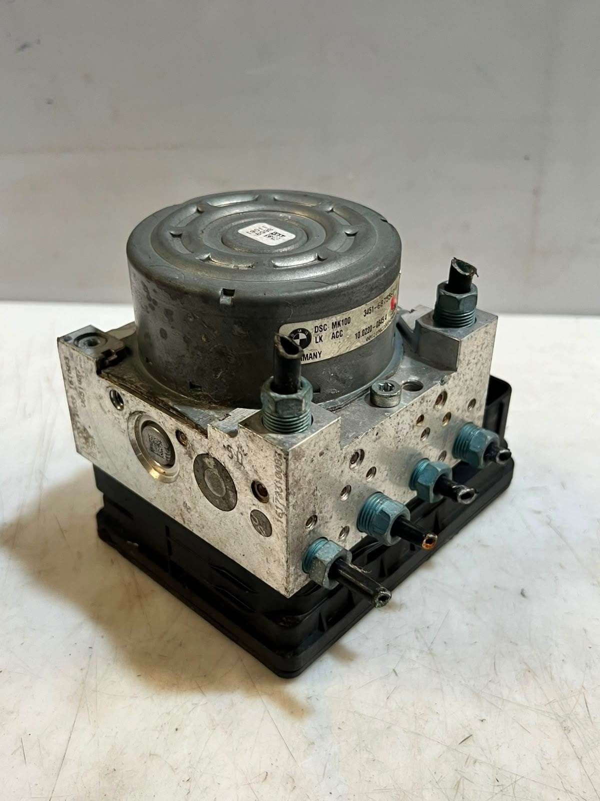 2016-2019 BMW F30, F31, F32, and F34 330i ABS Pump and Control Unit 6875560 OEM