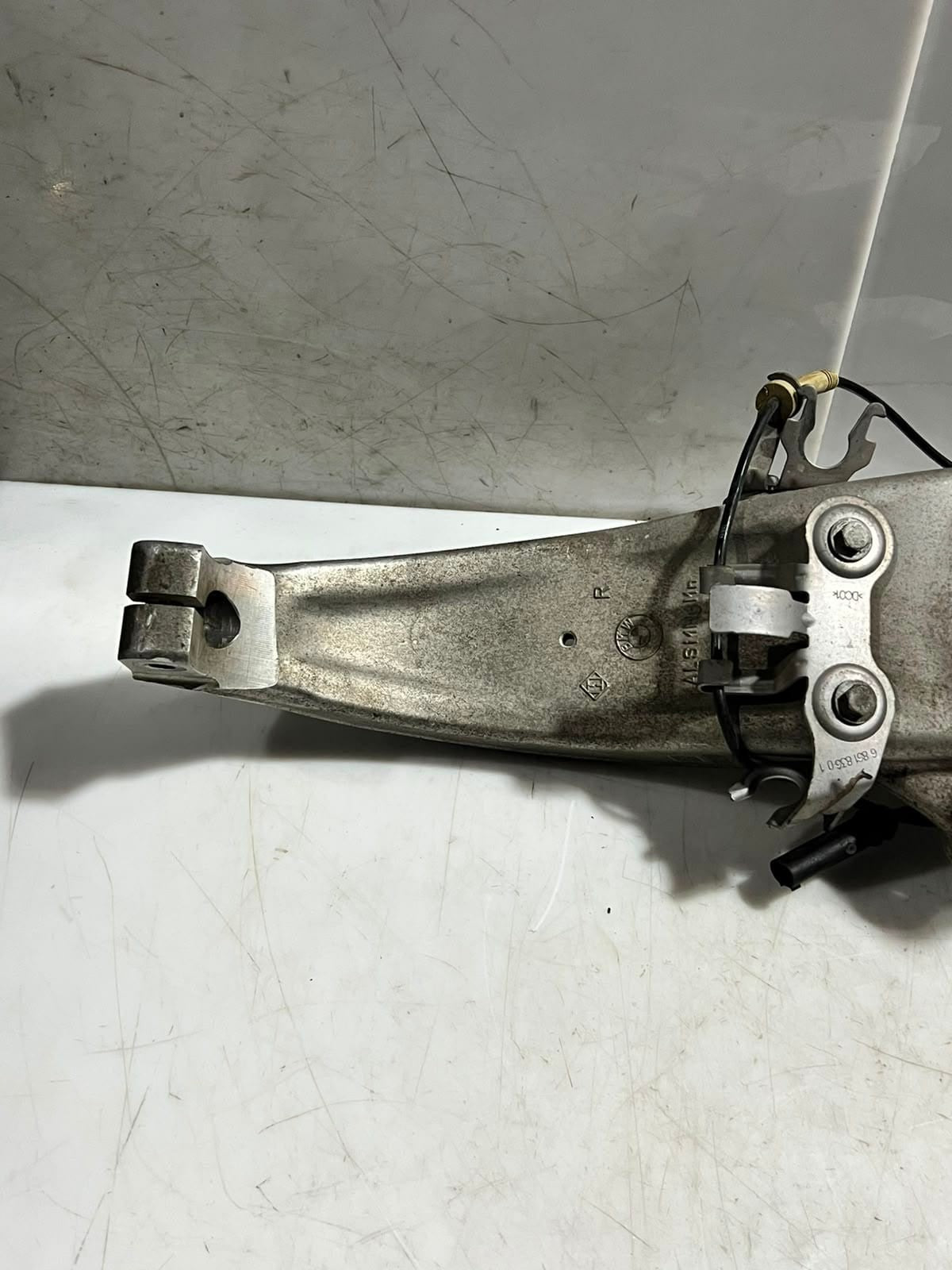 BMW 7 Series G11 G12 G32 GT 740i Front Wheel Hub Spindle Knuckle 6884378 OEM