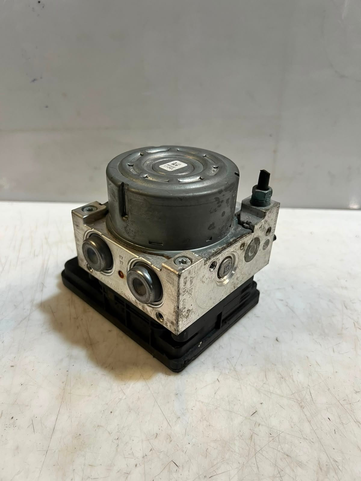 2016-2019 BMW F30, F31, F32, and F34 330i ABS Pump and Control Unit 6875560 OEM