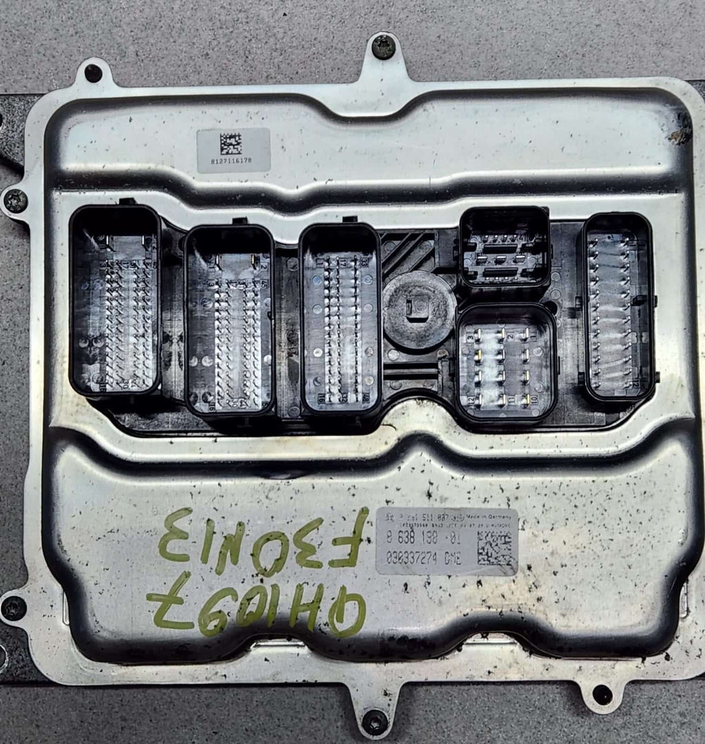 2012-2015 BMW 118i Engine Control Unit 8638198 F20 F30 OEM
