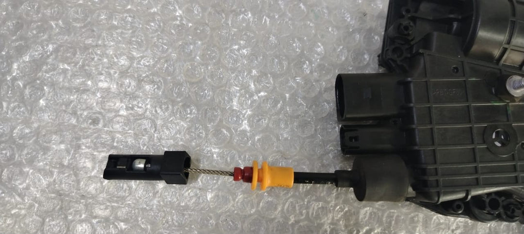 OEM BMW X5 E70  REAR RIGHT DOOR LOCK MECHANISM Automatic Closer 4153 3093 00