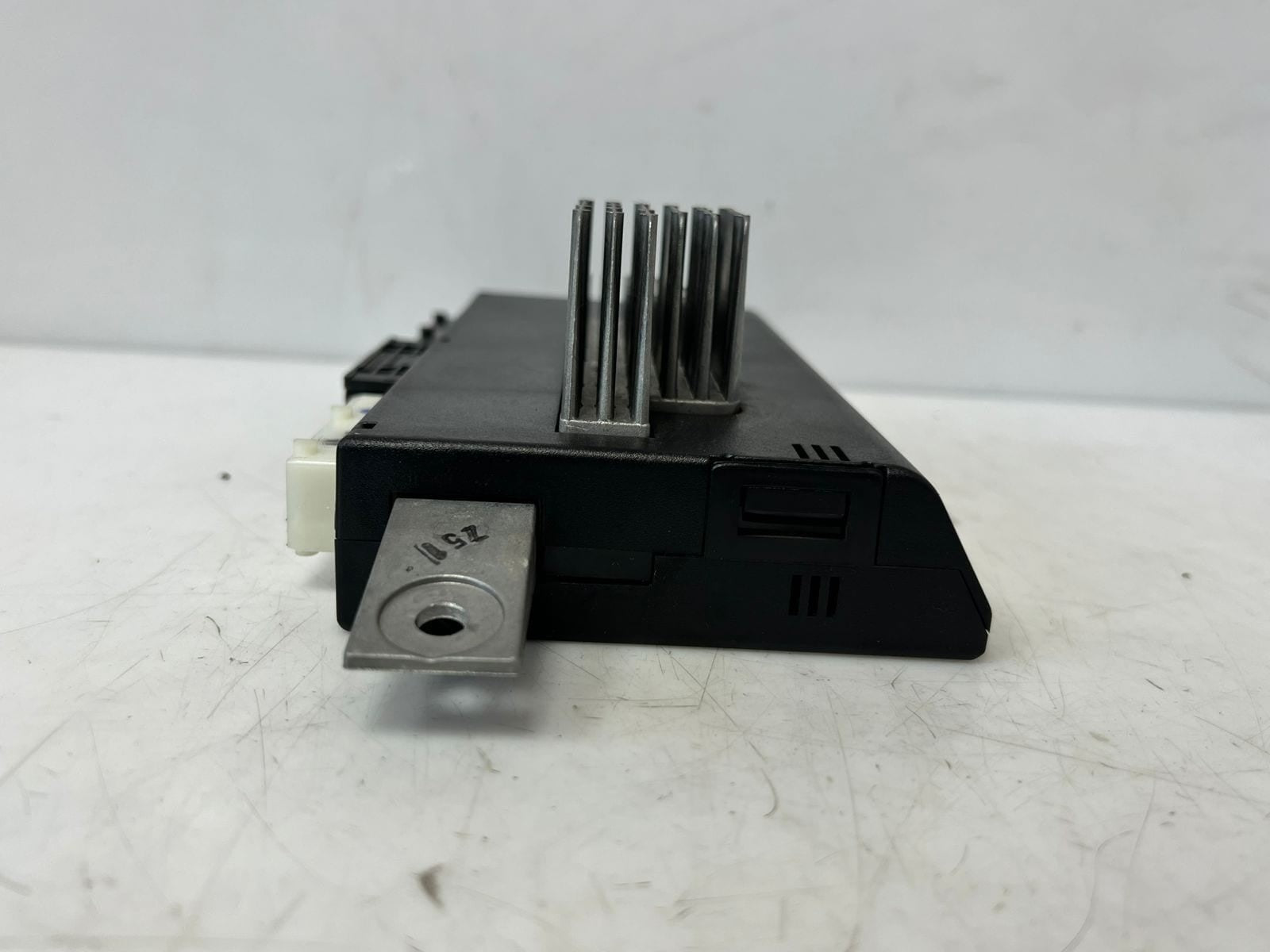 BMW 5 Series E39 and E38 Light Control Module 8372117 OEM