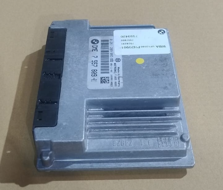 BMW E87 E90  N45 ENGINE DME BASIC COMPUTER CONTROL UNIT ECU 7557809