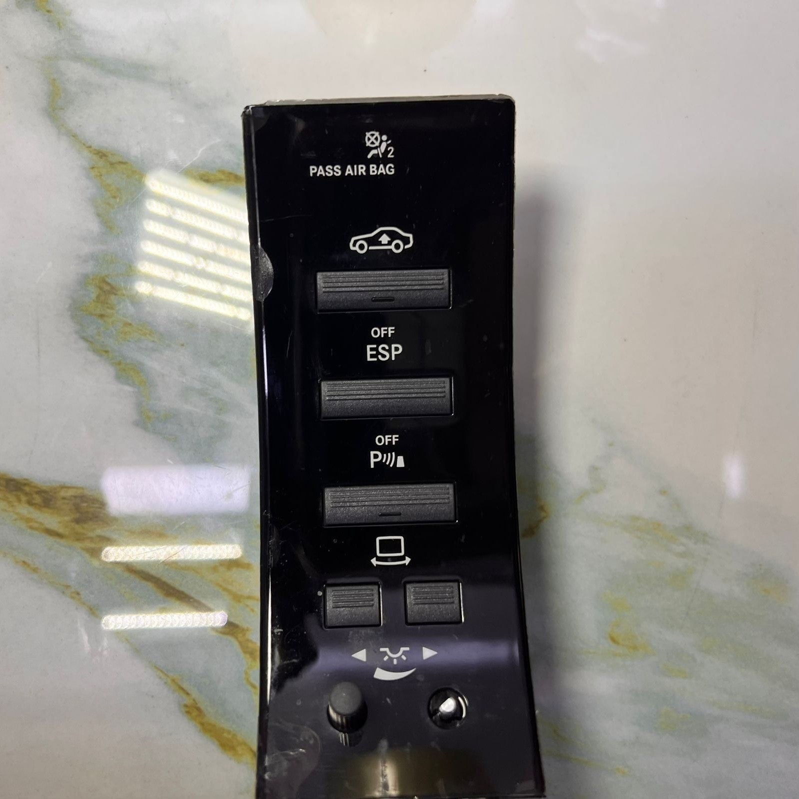 2007-2009 Mercedes-Benz S550 Switch Strip A 221 870 15 58 S-Class W221