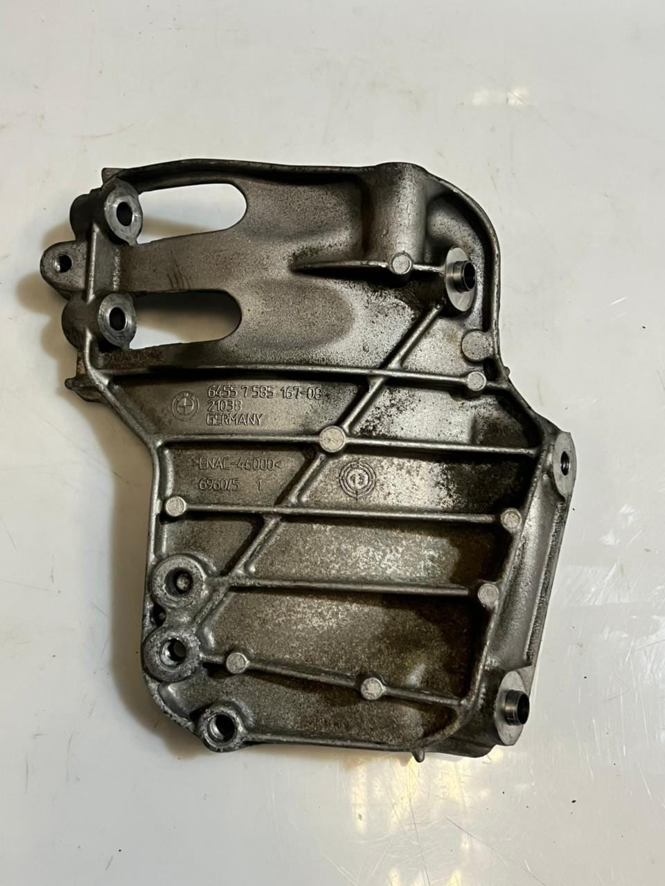 2015-2018 BMW M4 2' M2 F87 F22 F23 Air Conditioning Compressor Bracket 7585167