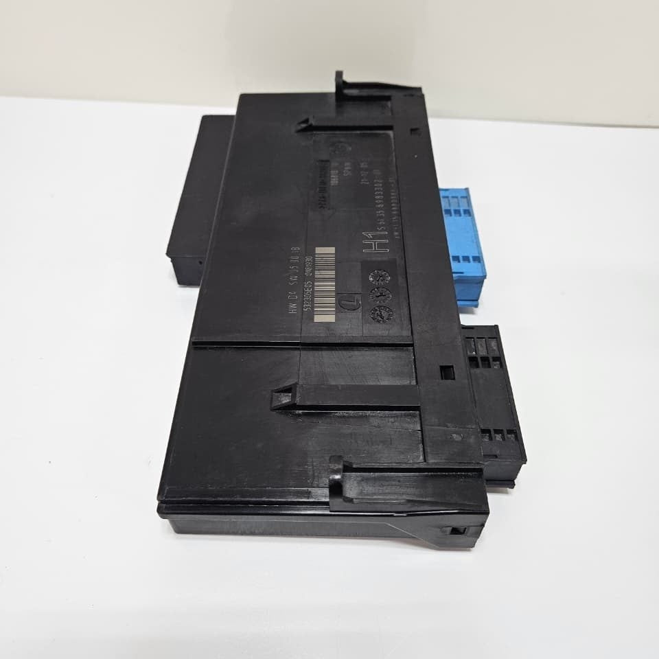 2005 BMW 330i E91 E92 Body Control Module H1 6983302 OEM