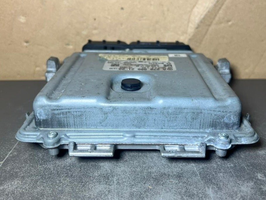 12-18 Mercedes W246 CLA GLA Engine Control Module Unit ECM ECU A270 9002100 OEM