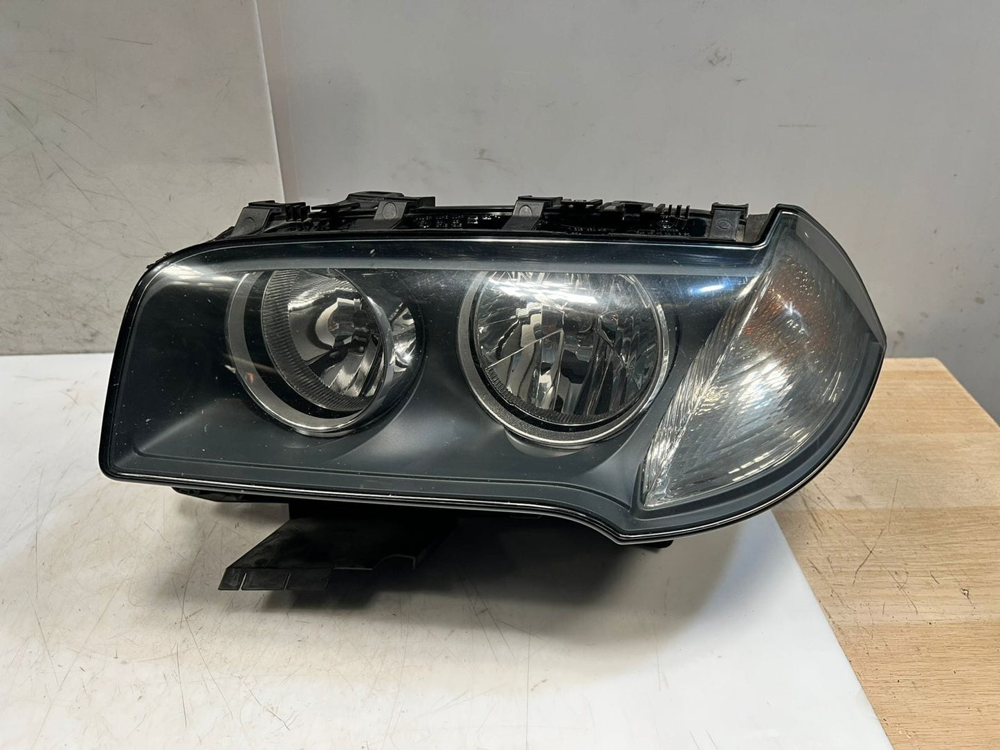 2008-2009 BMW X3 E83 Front Headlight Right & Left halogen 7162196