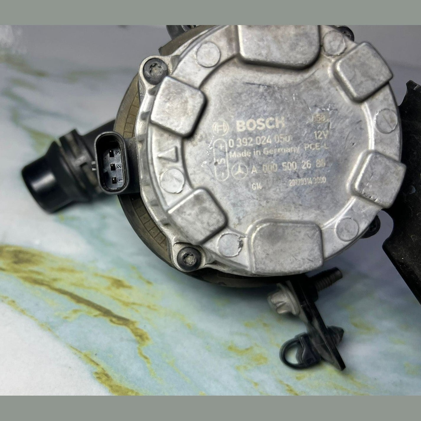 Mercedes-Benz C300 W205 W222 GLC Engine Auxiliary Water Pump Bosch A000 5002686