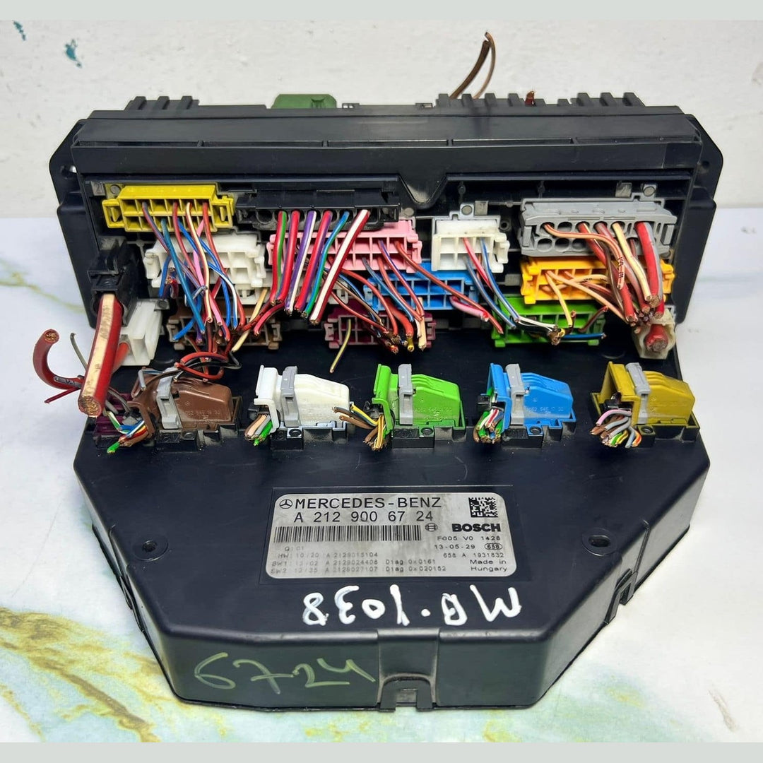 2010-2015 Mercedes E350 Front Sam Fuse Relay Box Module A2129006724 W204 W212